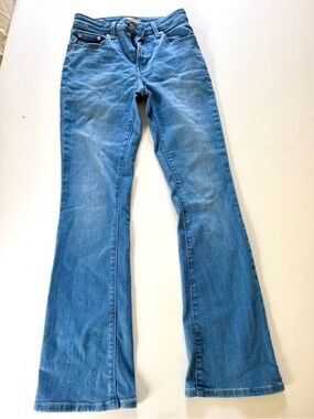 Levi's High-Rise Bootcut Jeans in Medium Blue Wash